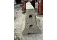 公路隔离墩